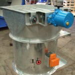 Roof vent fan with mechanically actuated blade damper